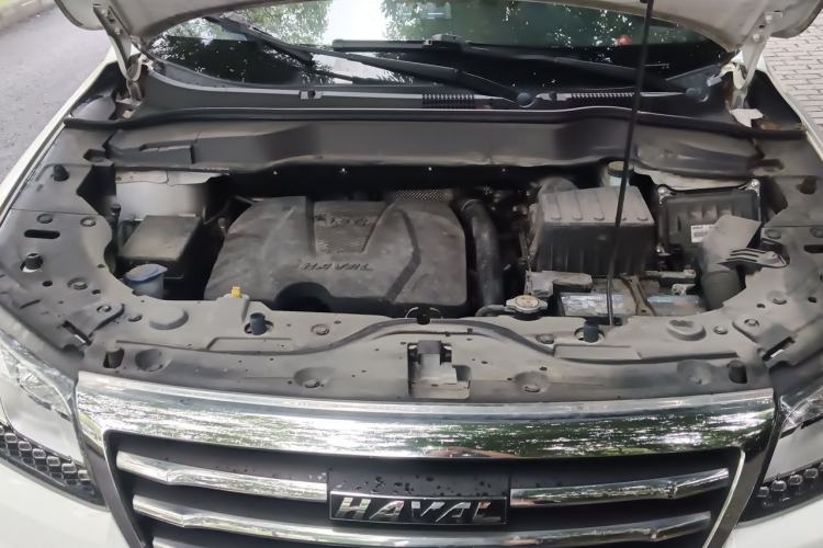 Used Haval H2 2018 1.5T Dual-Clutch Two-Wheel Drive ZhiShang Model China VI Standard Engine Bay