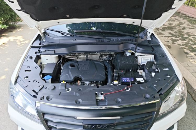 Used Haval H2 2018 Chuanxiang Edition 1.5T Manual Two-Wheel Drive Fashion Model China V Standard Engine Bay