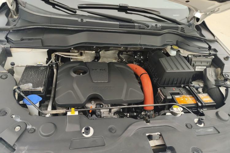 Used Haval H2 2018 Chuanxiang Edition Red Badge 1.5T Dual-Clutch Two-Wheel Drive Fashionable Model Engine Bay