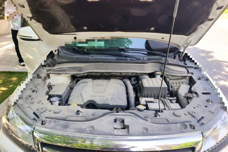 Used Haval H2 2018 1.5T Dual-Clutch Two-Wheel Drive Fashion Model China VI Standard Engine Bay