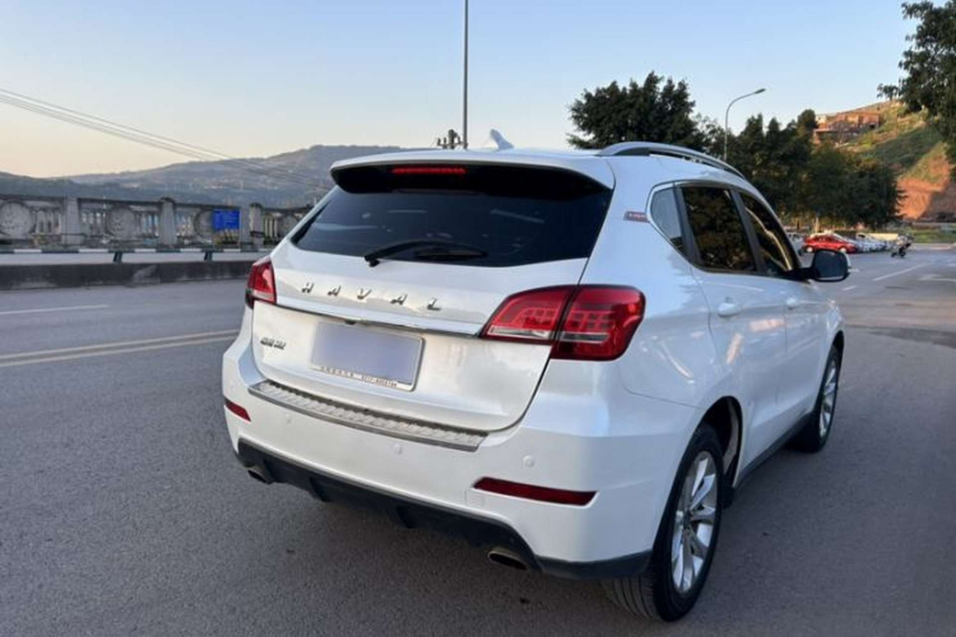 Used Haval H2 2018 Red-Label 1.5T Manual Two-Wheel Drive Luxury Model Exterior 2