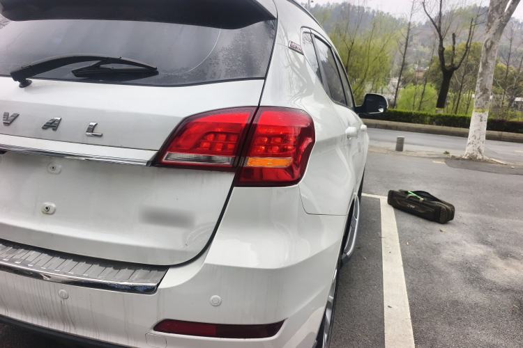 Used Haval H2 2018 Red-Label 1.5T Manual Two-Wheel Drive Elite Model Exterior 3