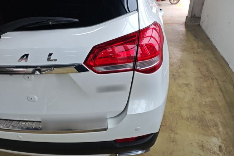 Used Haval H2 2018 1.5T Dual-Clutch Two-Wheel Drive Fashion Model China VI Standard Exterior 3