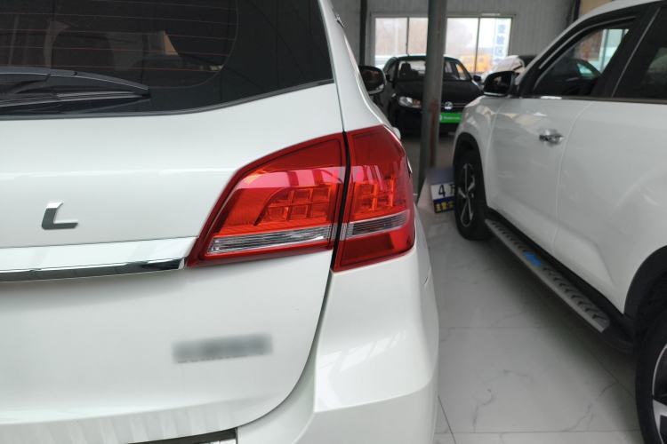 Used Haval H2 2018 Red-Label 1.5T Dual-Clutch Two-Wheel-Drive Luxury Model Exterior 3
