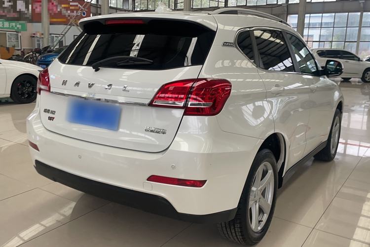 Used Haval H2 2018 Chuanxiang Edition Red Badge 1.5T Manual Two-Wheel Drive Fashionable Model Exterior 3