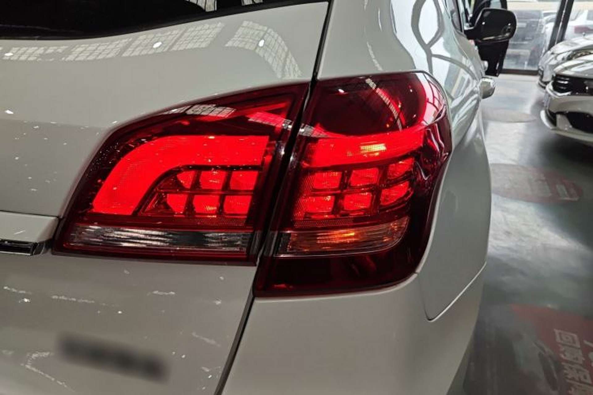 Used Haval H2 2018 1.5T Dual-Clutch Two-Wheel Drive Fashion Model China VI Standard Exterior 3