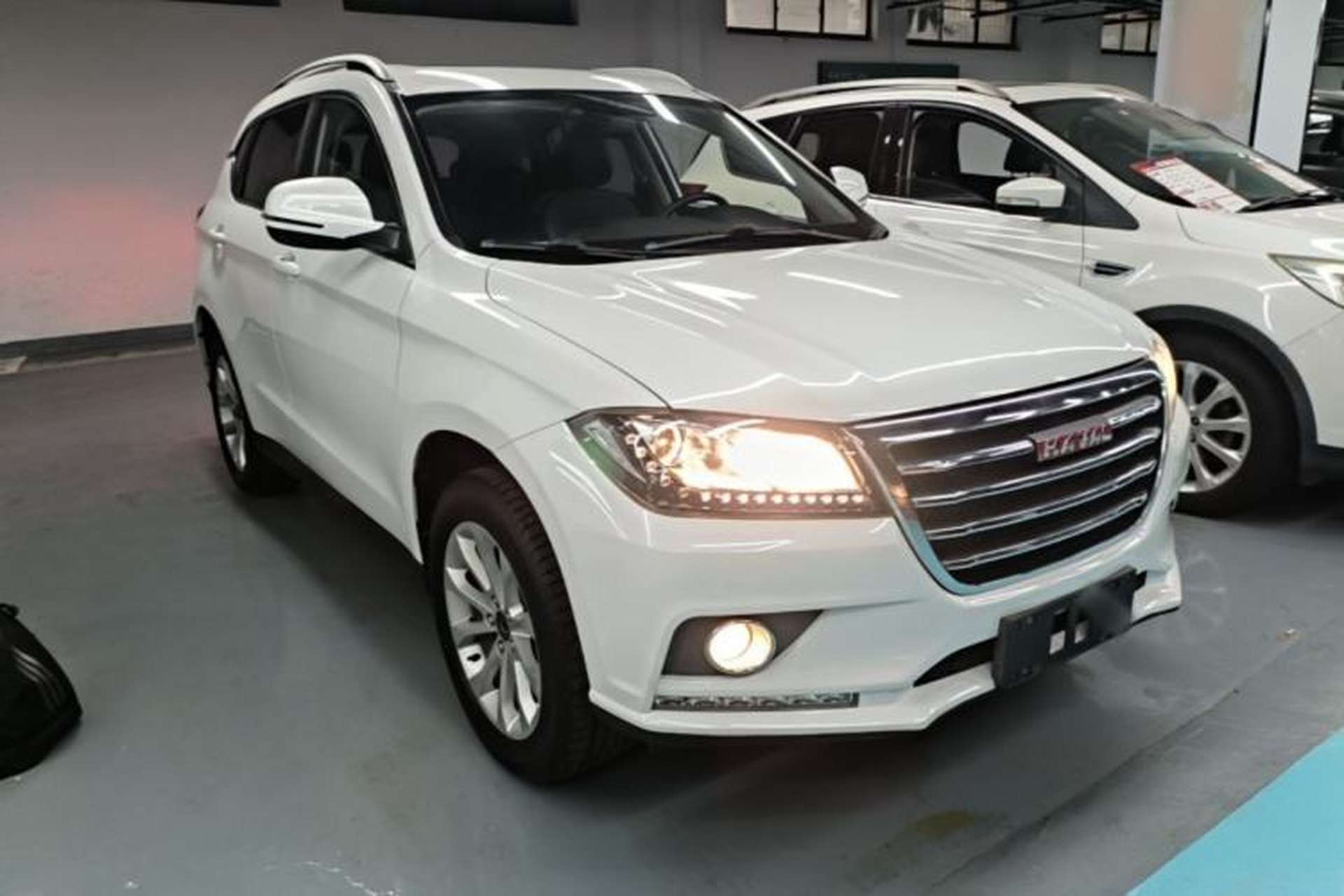 Used Haval H2 2018 Red-Label 1.5T Manual Two-Wheel Drive Luxury Model Front Right 45 Deg
