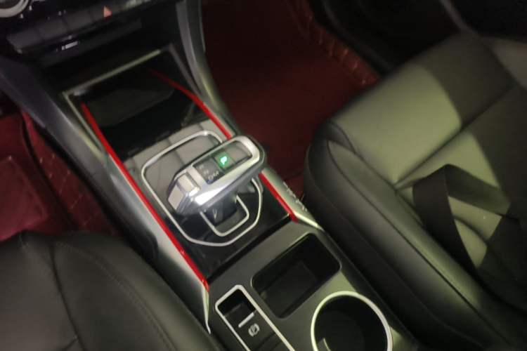 Used Haval H2 2018 Chuanxiang Edition Blue Badge 1.5T Dual-Clutch Two-Wheel Drive ZhiShang Model Gear Lever
