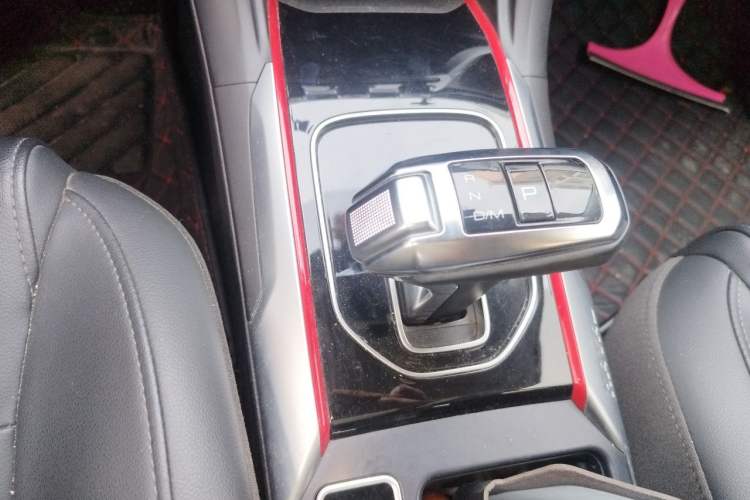 Used Haval H2 2018 1.5T Dual-Clutch Two-Wheel Drive Fashion Model China VI Standard Gear Lever