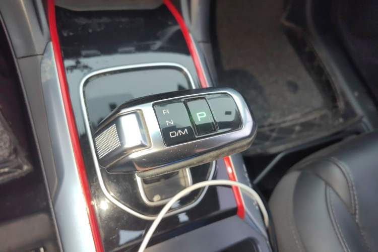 Used Haval H2 2018 Chuanxiang Edition Blue Badge 1.5T Dual-Clutch Two-Wheel Drive Fashionable Model Gear Lever
