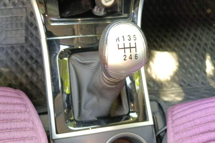 Used Haval H2 2018 Chuanxiang Edition 1.5T Manual Two-Wheel Drive Fashion Model China V Standard Gear Lever