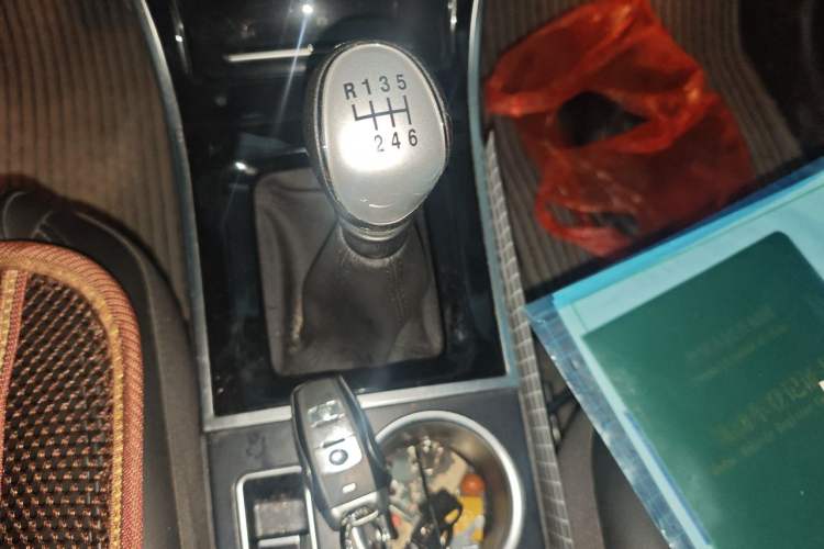 Used Haval H2 2018 Red-Label 1.5T Manual Two-Wheel Drive Luxury Model Gear Lever