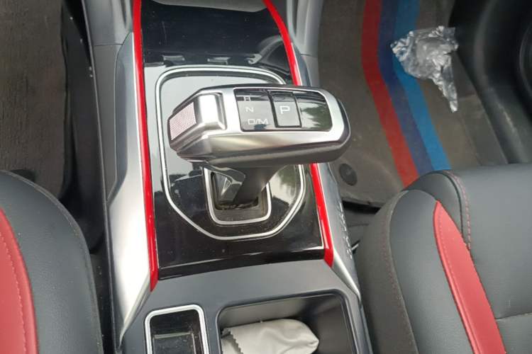 Used Haval H2 2018 1.5T Dual-Clutch Two-Wheel Drive Fashion Model China VI Standard Gear Lever