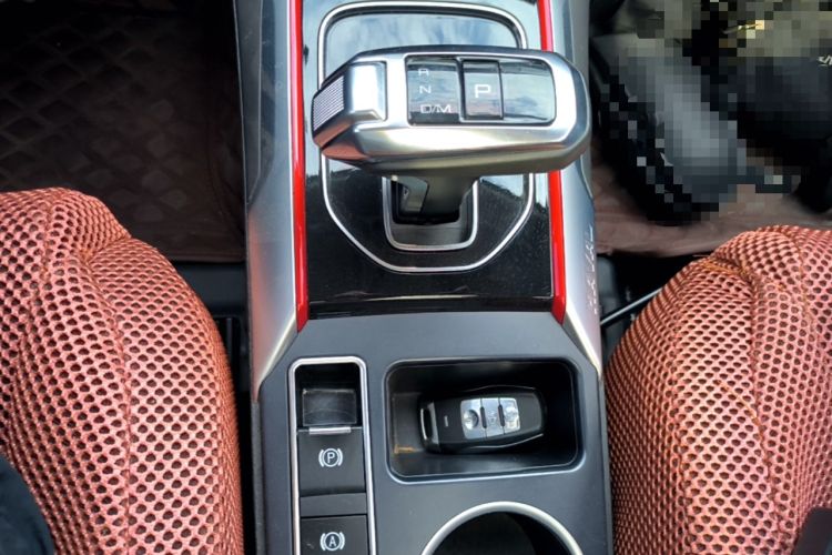 Used Haval H2 2018 Chuanxiang Edition Blue Badge 1.5T Dual-Clutch Two-Wheel Drive Fashionable Model Gear Lever