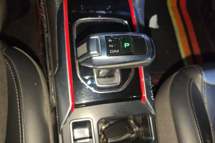 Used Haval H2 2018 Chuanxiang Edition Blue Badge 1.5T Dual-Clutch Two-Wheel Drive ZhiShang Model Gear Lever