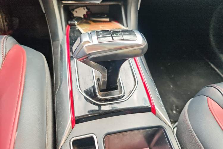 Used Haval H2 2018 Chuanxiang Edition Blue Badge 1.5T Dual-Clutch Two-Wheel Drive ZhiShang Model Gear Lever