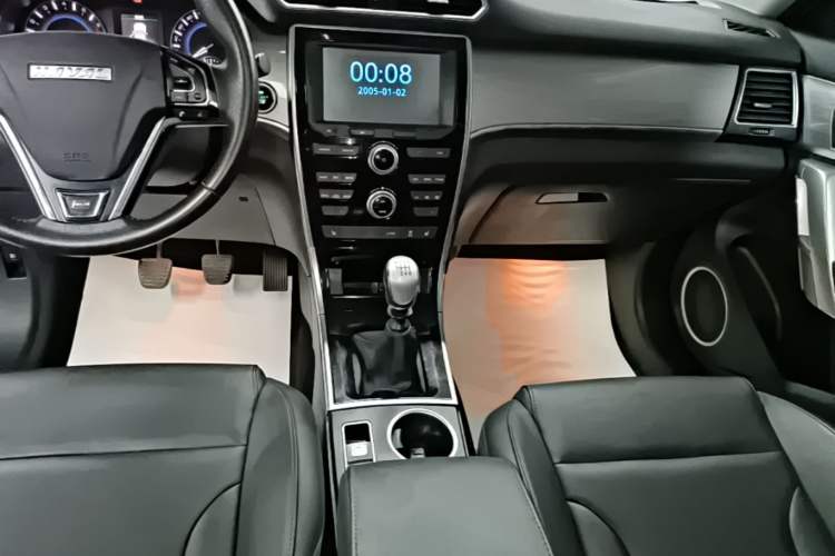 Used Haval H2 2018 Red-Label 1.5T Manual Two-Wheel Drive Luxury Model Gear Lever