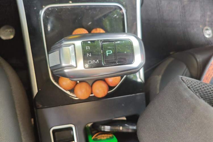 Used Haval H2 2018 Chuanxiang Edition 1.5T Dual-Clutch Two-Wheel Drive ZhiShang Model China V Standard Gear Lever