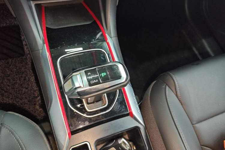 Used Haval H2 2018 1.5T Dual-Clutch Two-Wheel Drive Fashion Model China VI Standard Gear Lever