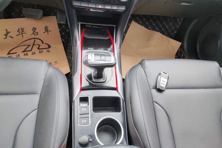 Used Haval H2 2018 Chuanxiang Edition Blue Badge 1.5T Dual-Clutch Two-Wheel Drive Fashionable Model Gear Lever
