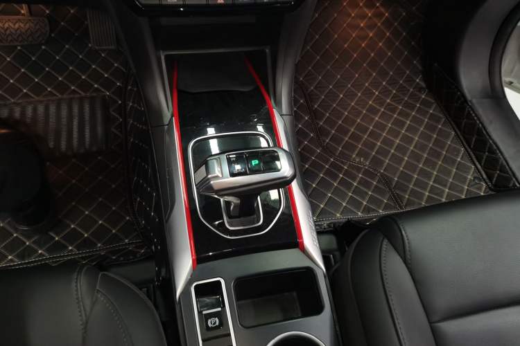 Used Haval H2 2018 Blue-Label 1.5T Dual-Clutch Two-Wheel-Drive Luxury Model Gear Lever