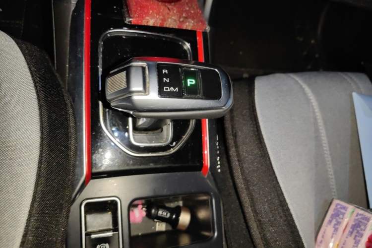 Used Haval H2 2018 1.5T Dual-Clutch Two-Wheel Drive ZhiShang Model China VI Standard Gear Lever