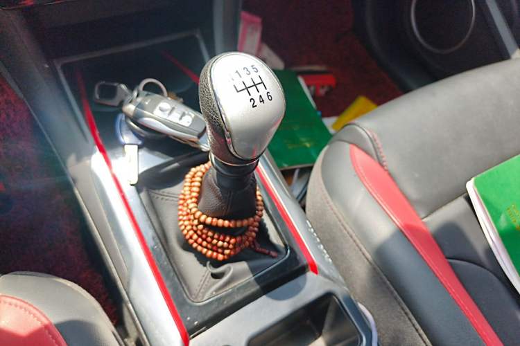 Used Haval H2 2018 Blue Label 1.5T Manual Two-Wheel Drive Luxury Model Gear Lever