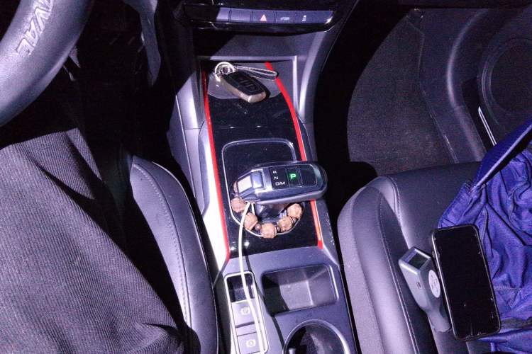 Used Haval H2 2018 1.5T Dual-Clutch Two-Wheel Drive Fashion Model China VI Standard Gear Lever
