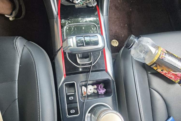 Used Haval H2 2018 Chuanxiang Edition Blue Badge 1.5T Dual-Clutch Two-Wheel Drive ZhiShang Model Gear Lever