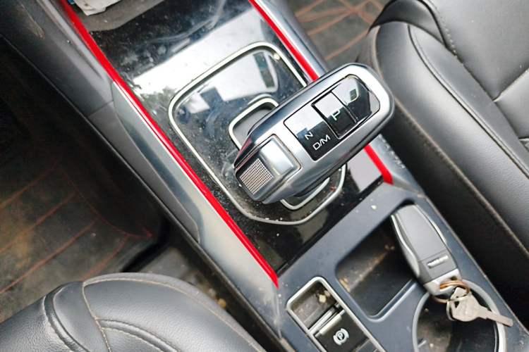 Used Haval H2 2018 1.5T Dual-Clutch Two-Wheel Drive Fashion Model China VI Standard Gear Lever