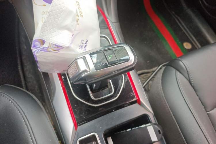 Used Haval H2 2018 Blue-Label 1.5T Dual-Clutch Two-Wheel-Drive Luxury Model Gear Lever