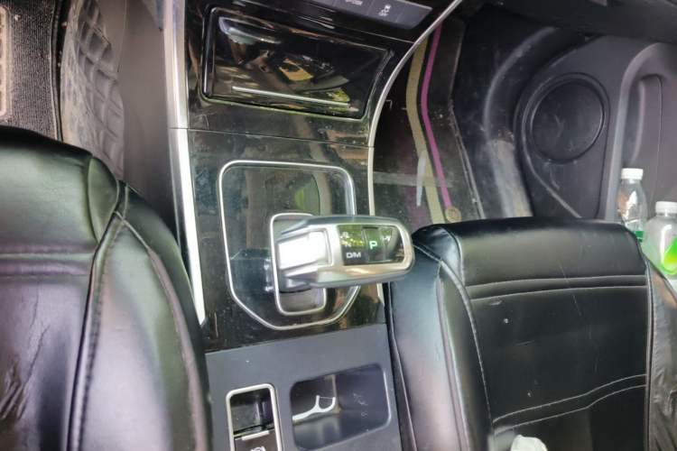 Used Haval H2 2018 1.5T Dual-Clutch Two-Wheel Drive Fashion Model China VI Standard Gear Lever