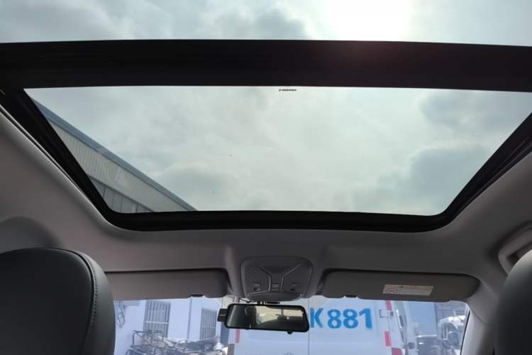 Used Haval H2 2018 1.5T Dual-Clutch Two-Wheel Drive Fashion Model China VI Standard Headliner