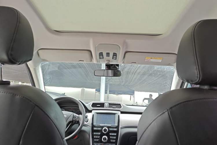 Used Haval H2 2018 Red-Label 1.5T Dual-Clutch Two-Wheel-Drive Luxury Model Headliner