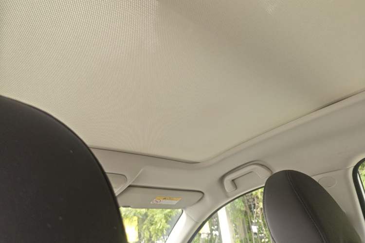 Used Haval H2 2018 Blue-Label 1.5T Dual-Clutch Two-Wheel-Drive Luxury Model Headliner
