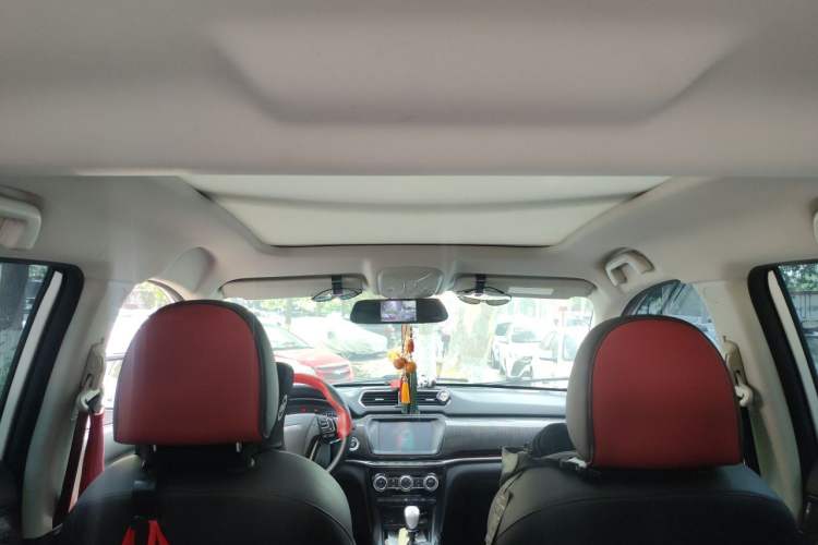 Used Haval H2 2018 Chuanxiang Edition Blue Badge 1.5T Manual Two-Wheel Drive Fashionable Model Headliner