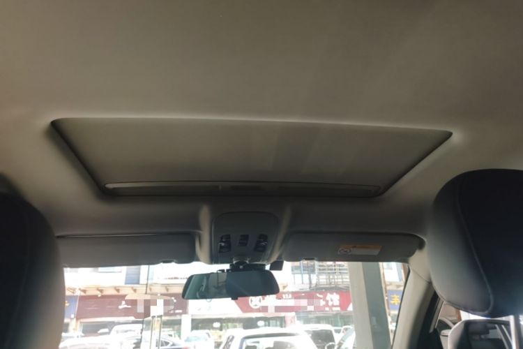 Used Haval H2 2018 Red-Label 1.5T Dual-Clutch Two-Wheel-Drive Elite Model Headliner