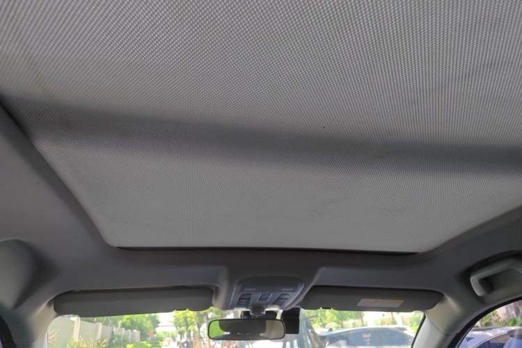 Used Haval H2 2018 Blue-Label 1.5T Dual-Clutch Two-Wheel-Drive Luxury Model Headliner