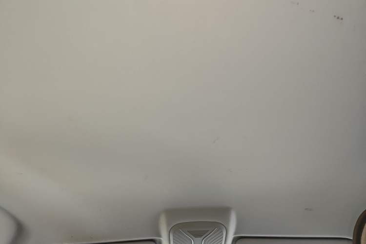 Used Haval H2 2018 Chuanxiang Edition Red Badge 1.5T Dual-Clutch Two-Wheel Drive Fashionable Model Headliner
