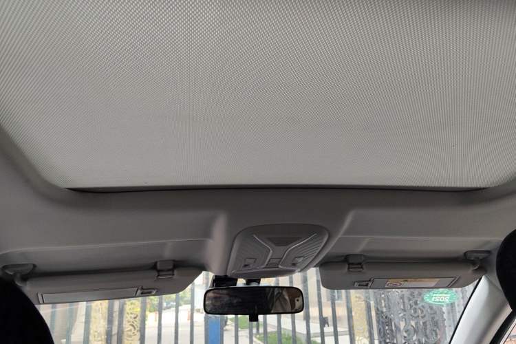Used Haval H2 2018 Chuanxiang Edition 1.5T Dual-Clutch Two-Wheel Drive Fashion Model China V Standard Headliner