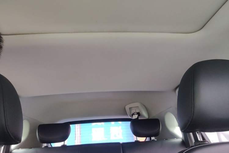 Used Haval H2 2018 Red-Label 1.5T Dual-Clutch Two-Wheel-Drive Elite Model Headliner