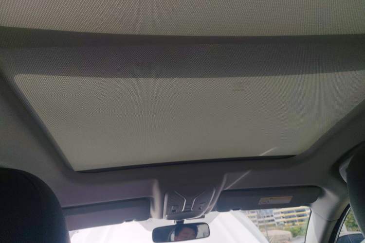 Used Haval H2 2018 1.5T Dual-Clutch Two-Wheel Drive Fashion Model China VI Standard Headliner