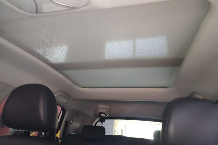 Used Haval H2 2018 1.5T Dual-Clutch Two-Wheel Drive Fashion Model China VI Standard Headliner