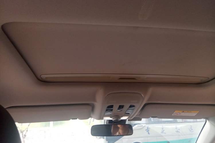 Used Haval H2 2018 Red-Label 1.5T Dual-Clutch Two-Wheel-Drive Elite Model Headliner