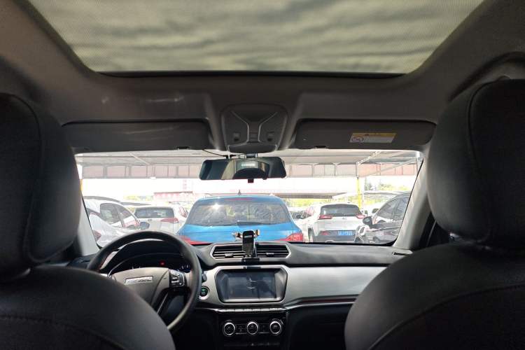 Used Haval H2 2018 1.5T Manual Two-Wheel Drive Luxury Model China VI Standard Headliner