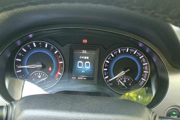 Used Haval H2 2018 Chuanxiang Edition 1.5T Manual Two-Wheel Drive Fashion Model China V Standard Instrument Cluster