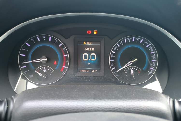 Used Haval H2 2018 Chuanxiang Edition Blue Badge 1.5T Dual-Clutch Two-Wheel Drive Fashionable Model Instrument Cluster
