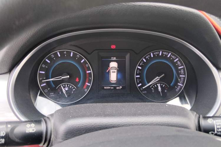 Used Haval H2 2018 Chuanxiang Edition 1.5T Dual-Clutch Two-Wheel Drive Fashion Model China V Standard Instrument Cluster