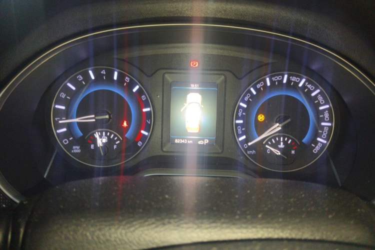 Used Haval H2 2018 Blue Label 1.5T Dual-Clutch Two-Wheel-Drive Elite Model Instrument Cluster