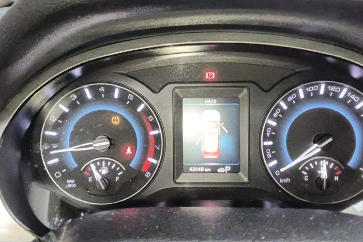 Used Haval H2 2018 1.5T Dual-Clutch Two-Wheel Drive ZhiShang Model China VI Standard Instrument Cluster